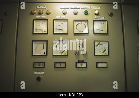 Leuchtet auf, Motor Control Room in Schiff Stockfoto