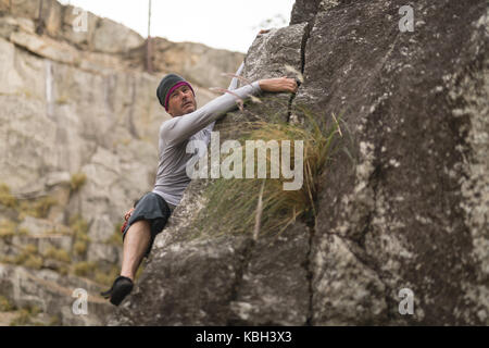 Bestimmt man klettern Berg Stockfoto