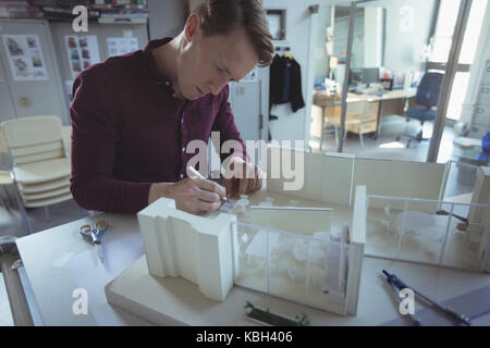 Architekten arbeiten an Haus Probe im Studio Stockfoto