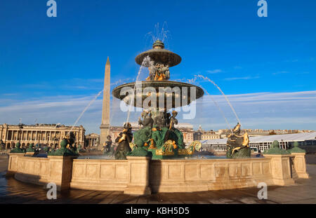 Der Brunnen auf dem Place de la Concorde, Paris, Frankreich. Stockfoto