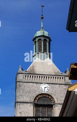 Der Glockenturm von Notre-Dame de l'Assomption, in Evian-les-Bains, Savoyen, Frankreich Stockfoto