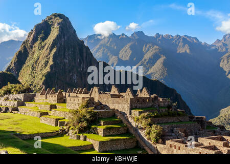 Blick von oben auf die alten Inkaruinen und Wayna Picchu, Machu Picchu, Urubamba, Peru provnce Stockfoto