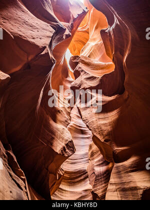 Upper Antelope Canyon, Glen Canyon, Page, Arizona, AZ, USA - Der Riss - der Korkenzieher, Arizona, AZ, USA - Sandstein Slot Canyon mit Spirale Felsen ein Stockfoto