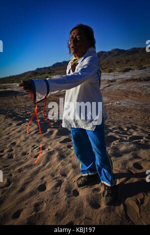 Francisco ¨Capapo Barnett, Schamane der Seri ethnischen Gruppe ist eine mythologische Persönlichkeit in der Comcaac Nation auch bekannt als Punta Chueca in der Wüste von Sonora Mexiko. Stockfoto