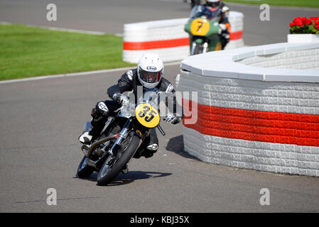 1962 Norton Manx 500 im Besitz von Keith Bush Racing bei Goodwood Revival 2017 Stockfoto