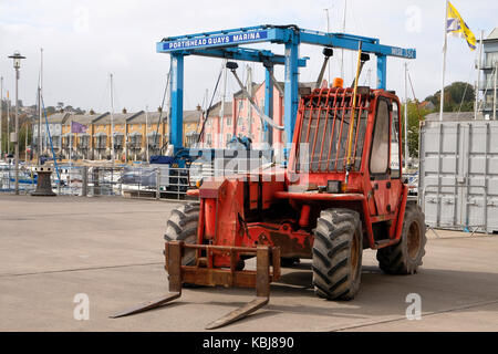 September 2017 - Gabelstapler-Tele-Handler einer Werft in Portishead, in der Nähe von Bristol, England. Stockfoto