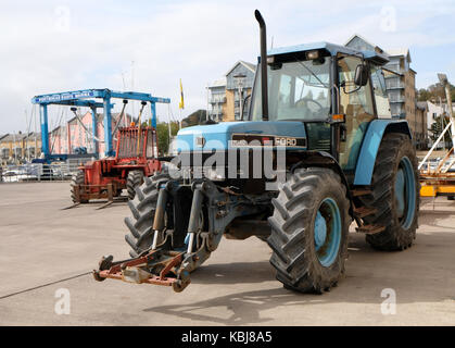 September 2017 - Tele-Handler für Traktoren und Gabelstapler einer Werft in Portishead, in der Nähe von Bristol, England. Stockfoto
