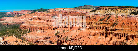 Schwarze und weiße panormic Blick auf Cedar Breaks National Monument Stockfoto