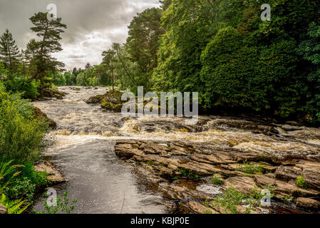 Fällt der Fluss Dochart im Loch Lommond und die Trossachs National Park, Central Schottland Stockfoto