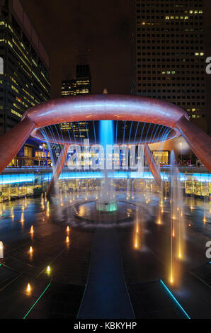 Singapur - 22.August 2017: Lichtshow in die Fontäne des Reichtums, Es ist der berühmte Platz in Suntec City, Singapur Stockfoto