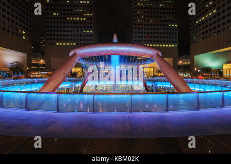 Singapur - 22.August 2017: Lichtshow in die Fontäne des Reichtums, Es ist der berühmte Platz in Suntec City, Singapur Stockfoto