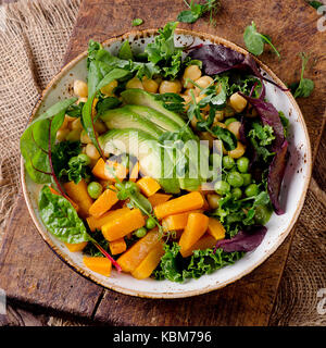 Vegetarische buddha Schüssel. Ausgewogene Ernährung. Gesunde Ernährung Konzept Stockfoto