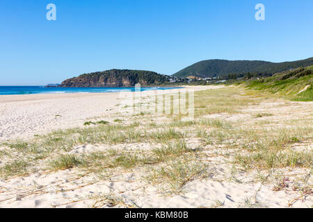 Boomerang Beach, eine Unpatrolled Strand auf der Mitte der Nordküste von New South Wales und ein beliebter Urlaubsort, 3 Stunden nördlich von Sydney, Australien Stockfoto