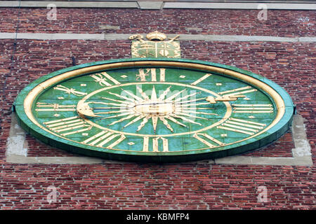 Krakau, Polen - Juni, 2012: WAWEL TURMUHR Stockfoto