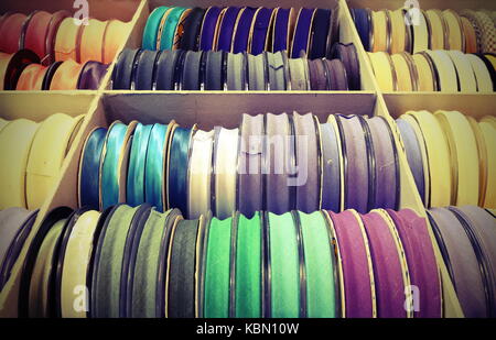 Viele rollen Klebeband für den Verkauf in den Artikel für Hobby Shop und Großhandel tailoring Stockfoto