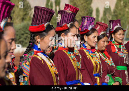 Leh, Indien - 20. September 2017: Unbekannter Künstler in ladakhi Kostüme in die Ladakh Festival am 20. September 2017, Leh, Indien. Stockfoto