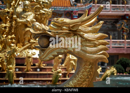 Chinesischer Tempel. Thepsathit Phra Kiti Chalerm chinesische Schrein. Bang Saen, Chonburi Thailand Südostasien. Chinesischer Drache. Stockfoto