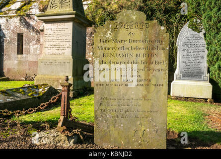 Nahaufnahme von Grabstein in Stenton Dorf Pfarrkirche Friedhof, East Lothian, Schottland, Großbritannien Stockfoto