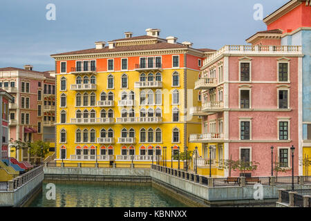 Moderne Wohngebäude im Qanat Quartier the Pearl, Katar Stockfoto