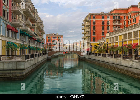 Moderne Wohngebäude im Qanat Quartier the Pearl, Katar Stockfoto