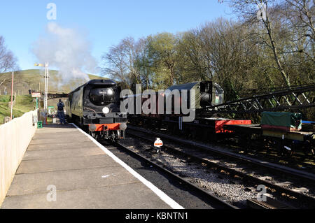 Bewahrt die Schlacht um England Pacific Art.Nr. 34070 Manston läuft um den Zug am Norden Station auf der Swanage Railway in Dorset. Stockfoto