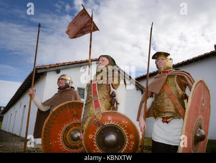 Arbeia war ein großer Roman Fort in South Shields, Tyne and Wear, England, jetzt ruiniert, und das ist teilweise rekonstruiert worden. Stockfoto