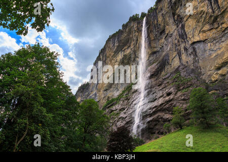 Staubbachfall, 297 Meter (974 ft) dritte höchste fallen in der Schweiz. lauterbrunnen, Berner Oberland, Schweiz Stockfoto