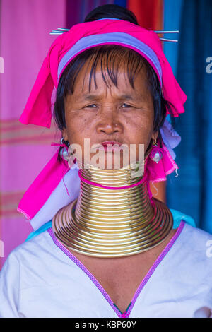 Portrait von kayah Stamm Frau in Kayan Staat Myanmar Stockfoto