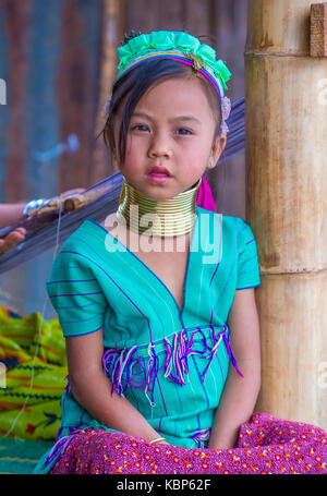 Portrait von kayah Stamm Mädchen in Kayan Staat Myanmar Stockfoto