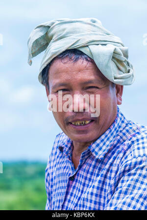 Porträt eines burmesischen Bauern im Shan Staat Myanmar Stockfoto