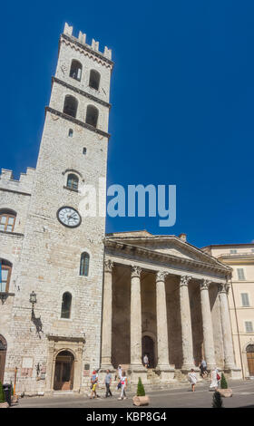 Assisi, Italien, einem UNESCO-Weltkulturerbe. Der Palast rief der Kapitän der Menschen und der Turm Stockfoto