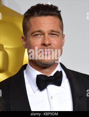 Schauspieler Brad Pitt stellt in der Presse während der 86. jährlichen Academy Awards im Loews Hotel Hollywood am 2. März in Hollywood, Kalifornien 2014. Stockfoto