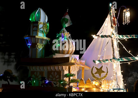 JUNAGADH, Gujarat/Indien, 30. September 2017 - Die tazia Prozession während der Trauer Prozession des Moharram, Junagadh, Gujarat, Indien gesehen. Stockfoto