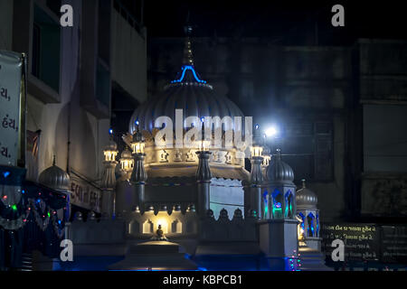 JUNAGADH, Gujarat/Indien, 30. September 2017 - Die tazia Prozession während der Trauer Prozession des Moharram, Junagadh, Gujarat, Indien gesehen. Stockfoto