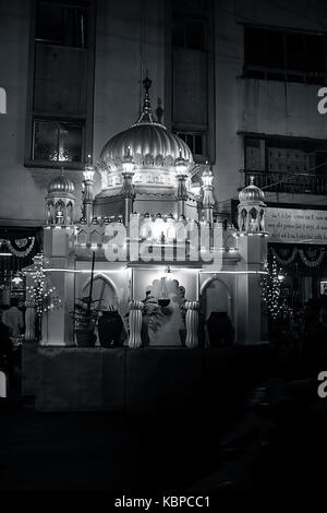 JUNAGADH, Gujarat/Indien, 30. September 2017 - Die tazia Prozession während der Trauer Prozession des Moharram, Junagadh, Gujarat, Indien gesehen. Stockfoto