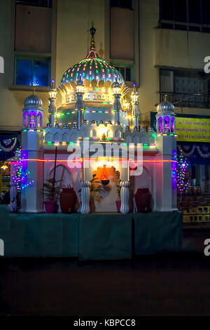 JUNAGADH, Gujarat/Indien, 30. September 2017 - Die tazia Prozession während der Trauer Prozession des Moharram, Junagadh, Gujarat, Indien gesehen. Stockfoto