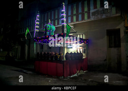 JUNAGADH, Gujarat/Indien, 30. September 2017 - Die tazia Prozession während der Trauer Prozession des Moharram, Junagadh, Gujarat, Indien gesehen. Stockfoto