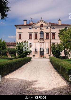 Verona, Italien - 28. Juli 2017: Villa Bongiovanni offen für eine Hochzeitsmesse in Verona Sonntag, 29. März 2015. Es entstand im klassizistischen Stil in t Stockfoto