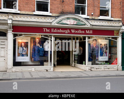 Das Edinburgh Woollen Mill store, Stroud, Gloucestershire, Vereinigtes Königreich Stockfoto