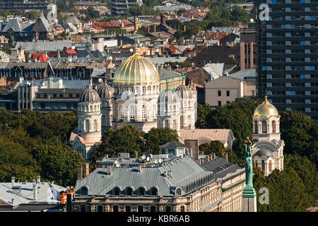 Ansicht von oben auf die Geburt Christi Kathedrale, Riga, Lettland Stockfoto