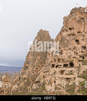 Mittelalterliche bergfestung von uchisar und die alte Höhle Stadt in Kappadokien, Türkei Stockfoto