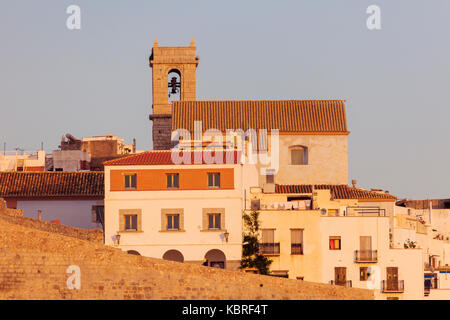 Kirche in Peniscola. Peniscola, Valencia, Spanien. Stockfoto