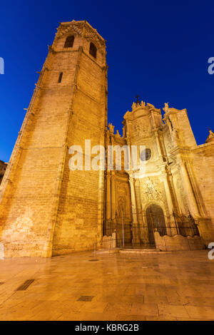 Die Kathedrale von Valencia auf der Plaza de la Reina in Valencia. Valencia, Valencia, Spanien. Stockfoto