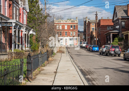 Historische Wohngebäude auf Apple Straße in der Northside Nachbarschaft. Stockfoto