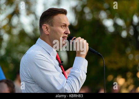 Wladiwostok, Russland - 23. September 2017: Führer der russischen Opposition Alexei Nawalny während einer großen Kundgebung in Wladiwostok. Stockfoto