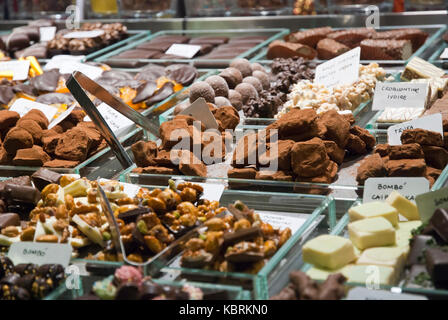 Schokolade truffes Verkauf im Markt Stockfoto