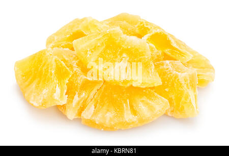 Kandierte Ananas in Scheiben geschnittene Stücke Pfad isoliert Stockfoto