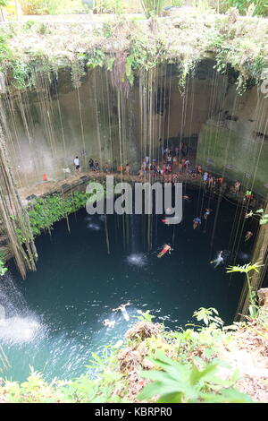 Ik'Kil cenote Chichen Itza Tulum, Yucatan, Mexiko Stockfoto