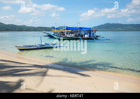 El Nido, Philippinen - Touristen rühmen sich für Inselhopping Urlaub am Strand, El nido, Palawan, Philippinen Asien Stockfoto