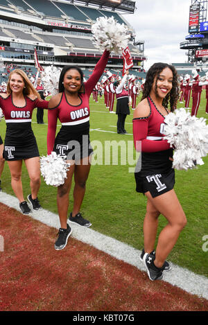 Philadelphia, Pennsylvania, USA. 30 Sep, 2017. Tempel Cheerleadern vor dem Spiel gegen Houston bei Lincoln Financial Field in Philadelphia Pennsylvania Credit: Ricky Fitchett/ZUMA Draht/Alamy leben Nachrichten Stockfoto